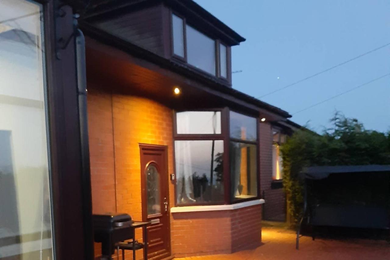 Sunny Lynn Villa Олдъм Екстериор снимка